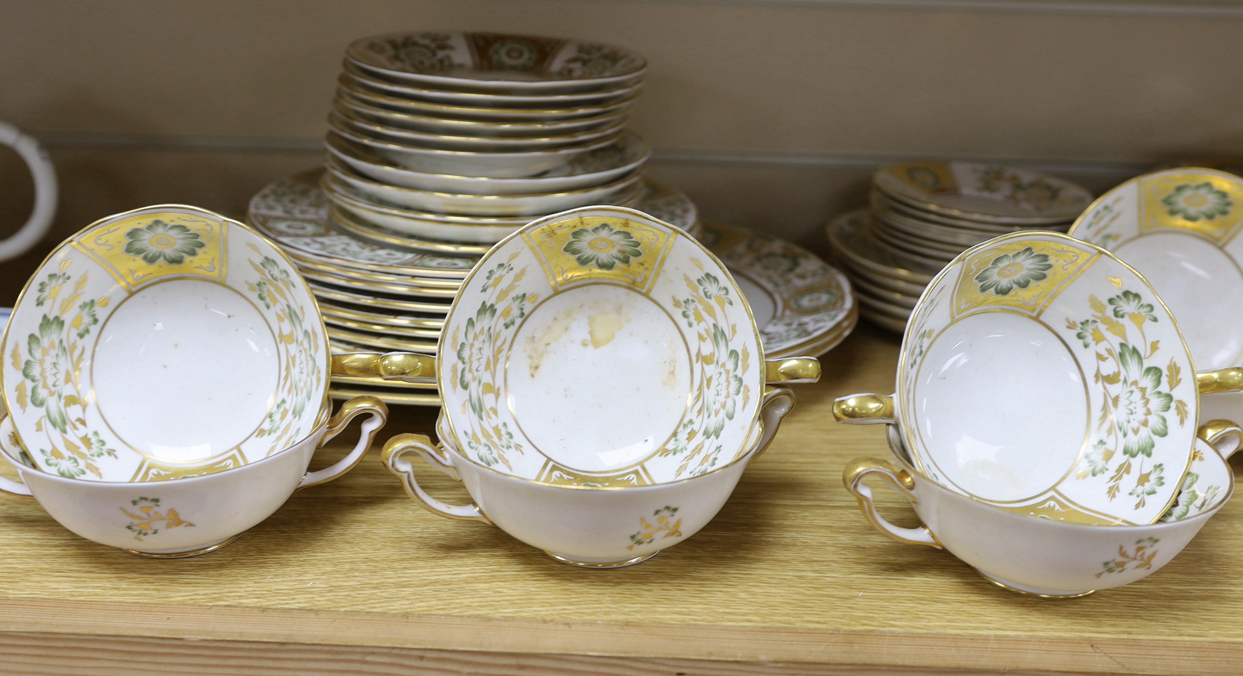 A Royal Crown Derby “Green Derby Panel” dinner, tea and coffee service